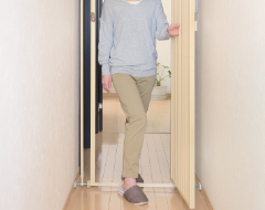156148 キャットセーフティゲート:人が通る扉間口は50.5×174cm
