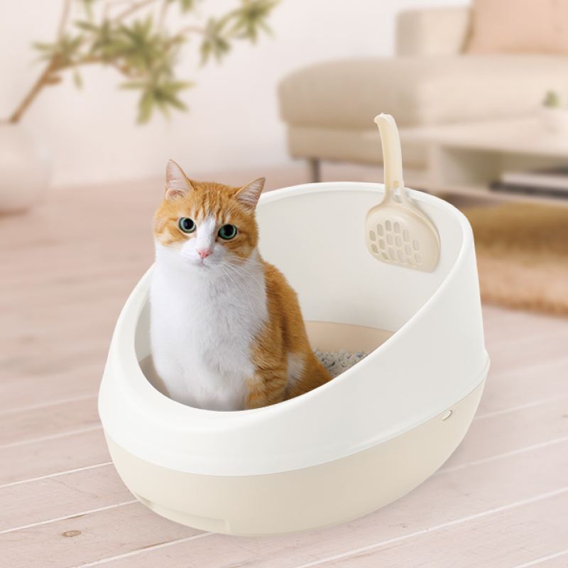 白モデルを使う猫のメーカー使用例。猫・家具・床材は付属品ではなく、運営者の使用写真ではありません